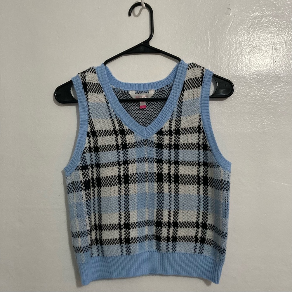 Plaid sweater vest NWOT size small